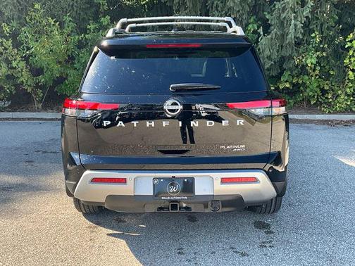 2025 Nissan Pathfinder Platinum 4WD
