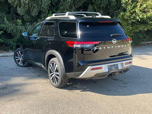 2025 Nissan Pathfinder Platinum 4WD