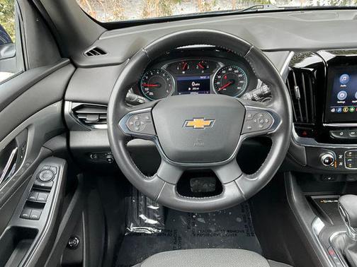 2022 Chevrolet Traverse LT Cloth