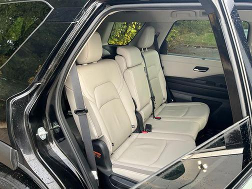 2023 Nissan Pathfinder SL 4WD