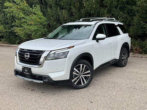 2025 Nissan Pathfinder Platinum 4WD