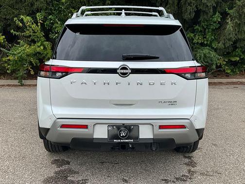 2025 Nissan Pathfinder Platinum 4WD