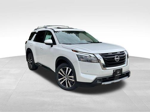 2025 Nissan Pathfinder Platinum 4WD
