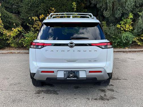 2025 Nissan Pathfinder SL 4WD