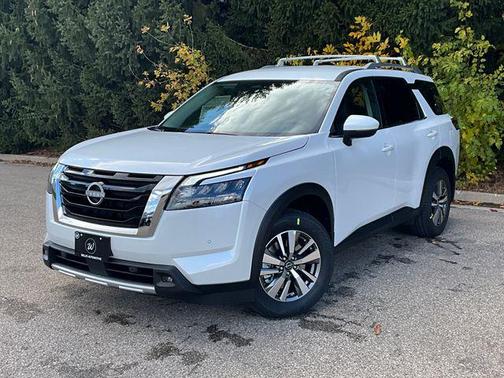 2025 Nissan Pathfinder SL 4WD