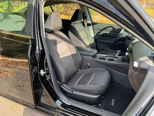 2025 Nissan Altima S FWD