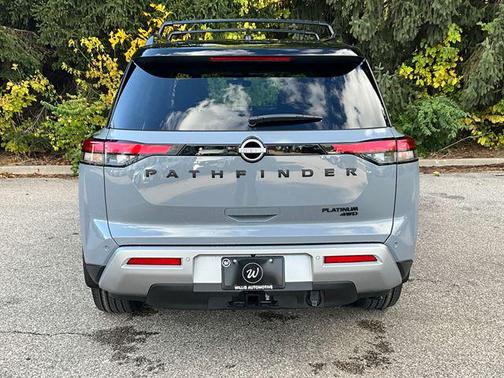 2025 Nissan Pathfinder Platinum 4WD
