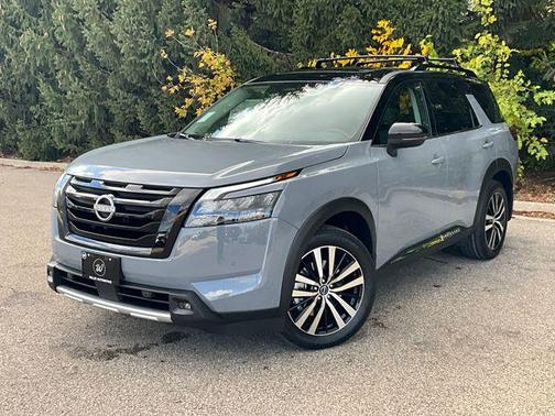 2025 Nissan Pathfinder Platinum 4WD
