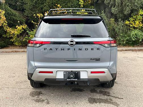 2025 Nissan Pathfinder Platinum 4WD