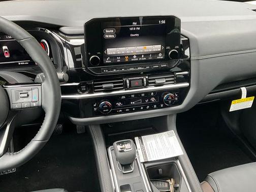 2025 Nissan Pathfinder Platinum 4WD