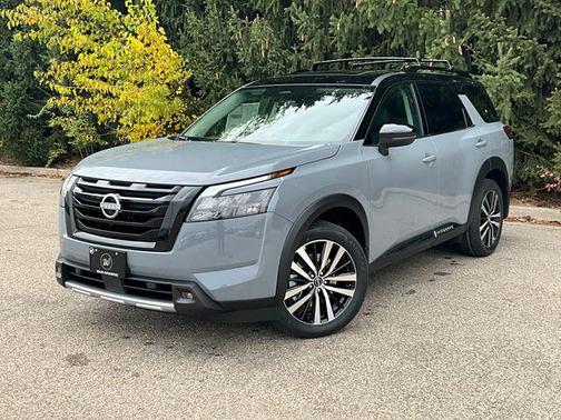 2025 Nissan Pathfinder Platinum 4WD