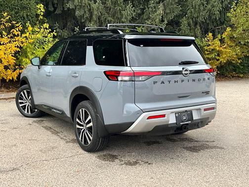 2025 Nissan Pathfinder Platinum 4WD