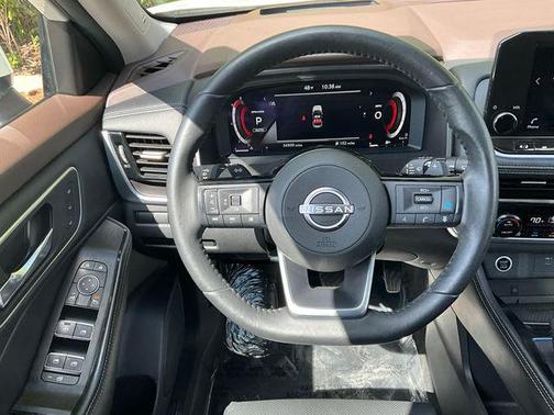 Pearl White Tricoat 2023 Nissan Rogue Platinum