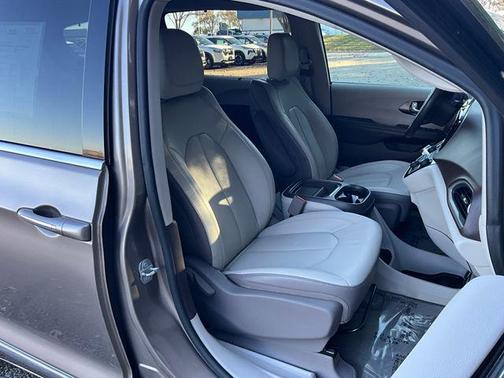 2018 Chrysler Pacifica Touring-L