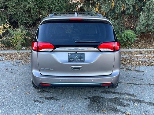 2018 Chrysler Pacifica Touring-L