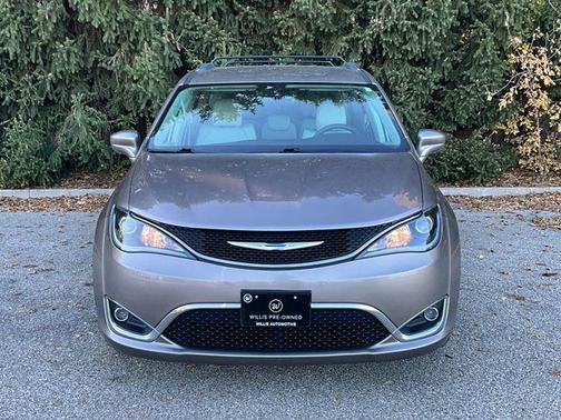 2018 Chrysler Pacifica Touring-L