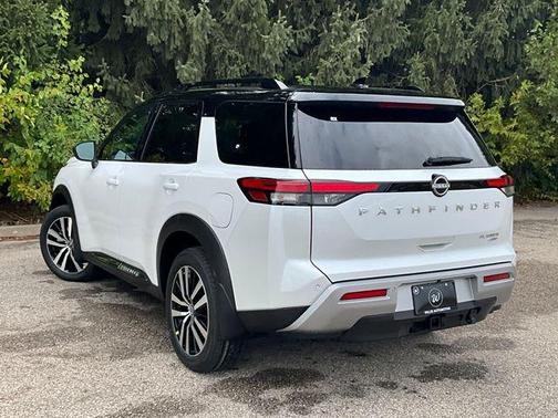 2025 Nissan Pathfinder Platinum 4WD