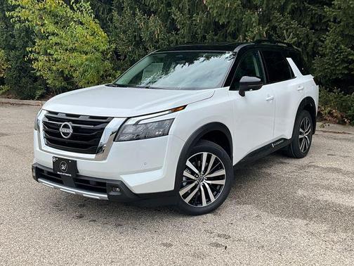 2025 Nissan Pathfinder Platinum 4WD