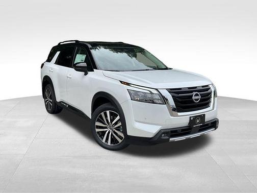 2025 Nissan Pathfinder Platinum 4WD