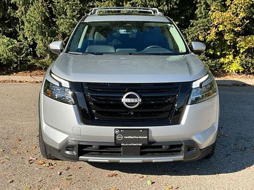 2024 Nissan Pathfinder SL 4WD