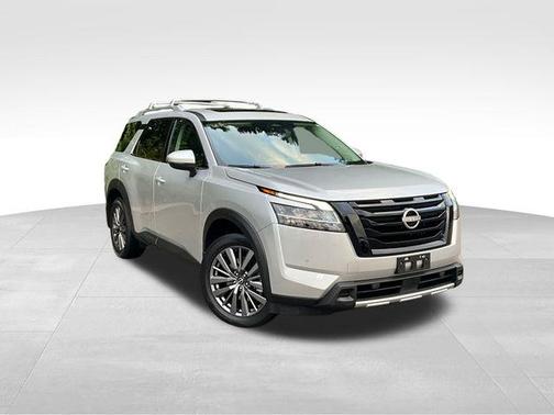 2024 Nissan Pathfinder SL 4WD