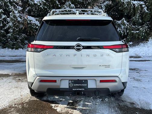 2023 Nissan Pathfinder Platinum 4WD