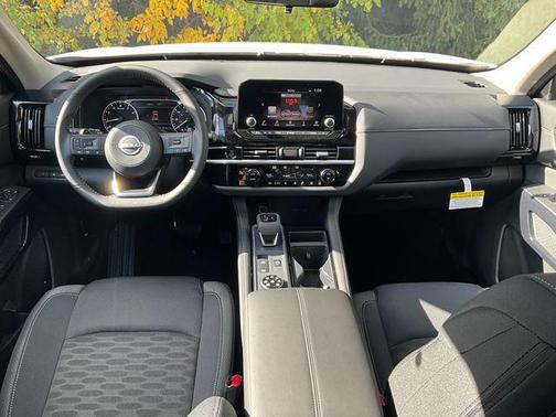 2025 Nissan Pathfinder SV 4WD