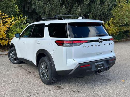 2025 Nissan Pathfinder SV 4WD