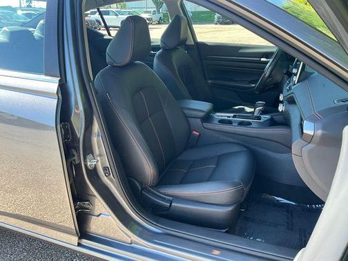 Gun Metallic 2022 Nissan Altima SR Intelligent AWD