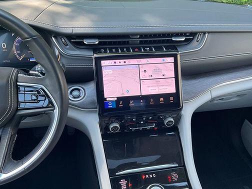 2022 Jeep Grand Cherokee L Overland