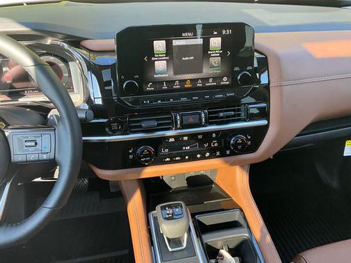 2025 Nissan Pathfinder Platinum 4WD