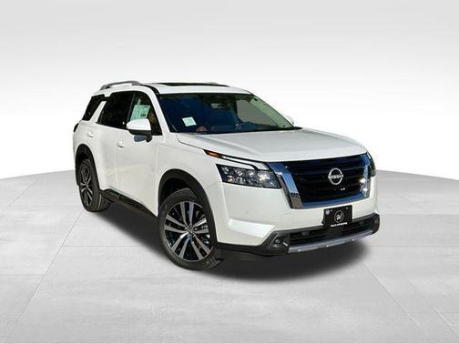 2025 Nissan Pathfinder Platinum 4WD