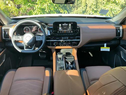 2025 Nissan Pathfinder Platinum 4WD