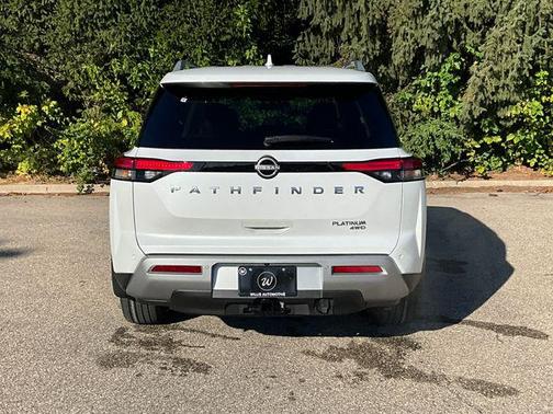 2025 Nissan Pathfinder Platinum 4WD