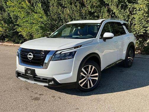 2025 Nissan Pathfinder Platinum 4WD