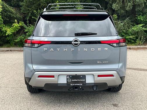 2023 Nissan Pathfinder SL 4WD