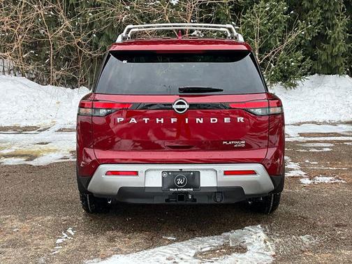 2025 Nissan Pathfinder Platinum 4WD