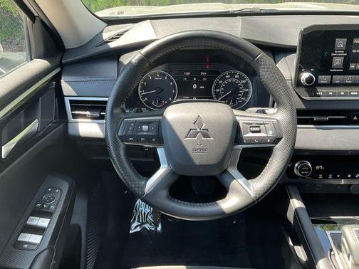 White Diamond/Black Roof 2024 Mitsubishi Outlander SE Ralliart S-AWC