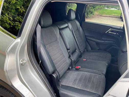 White Diamond/Black Roof 2024 Mitsubishi Outlander SE Ralliart S-AWC