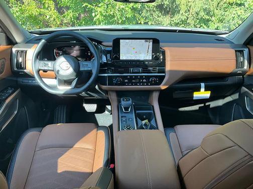2025 Nissan Pathfinder Platinum 4WD