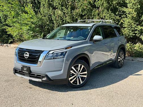 2025 Nissan Pathfinder Platinum 4WD