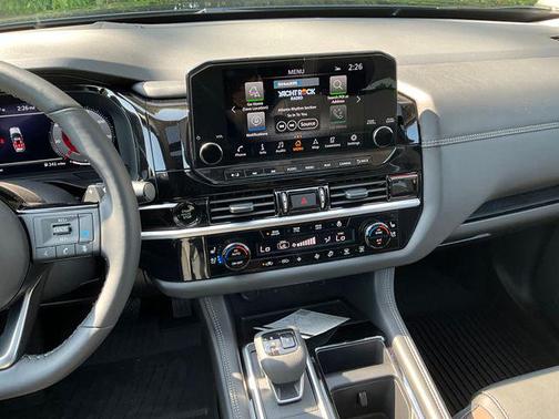 2025 Nissan Pathfinder Platinum 4WD