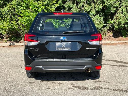 Crystal Black Silica 2021 Subaru Forester Base