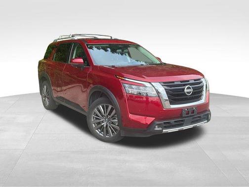 2022 Nissan Pathfinder SL 4WD
