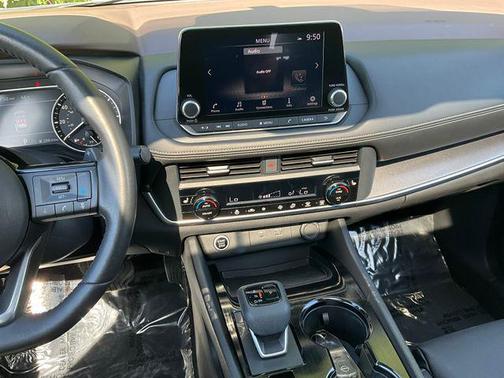 Boulder Gray Pearl/Super Black 2023 Nissan Rogue SV