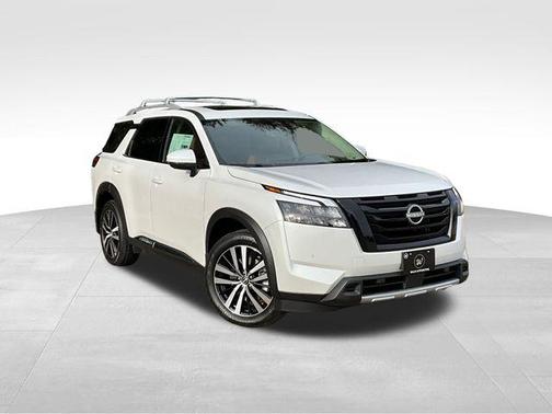 2025 Nissan Pathfinder Platinum 4WD