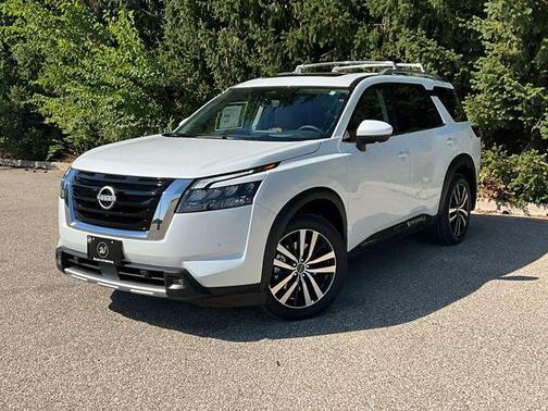 2025 Nissan Pathfinder Platinum 4WD