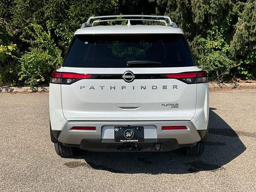 2025 Nissan Pathfinder Platinum 4WD