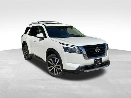 2025 Nissan Pathfinder Platinum 4WD