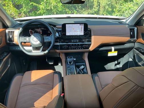 2025 Nissan Pathfinder Platinum 4WD
